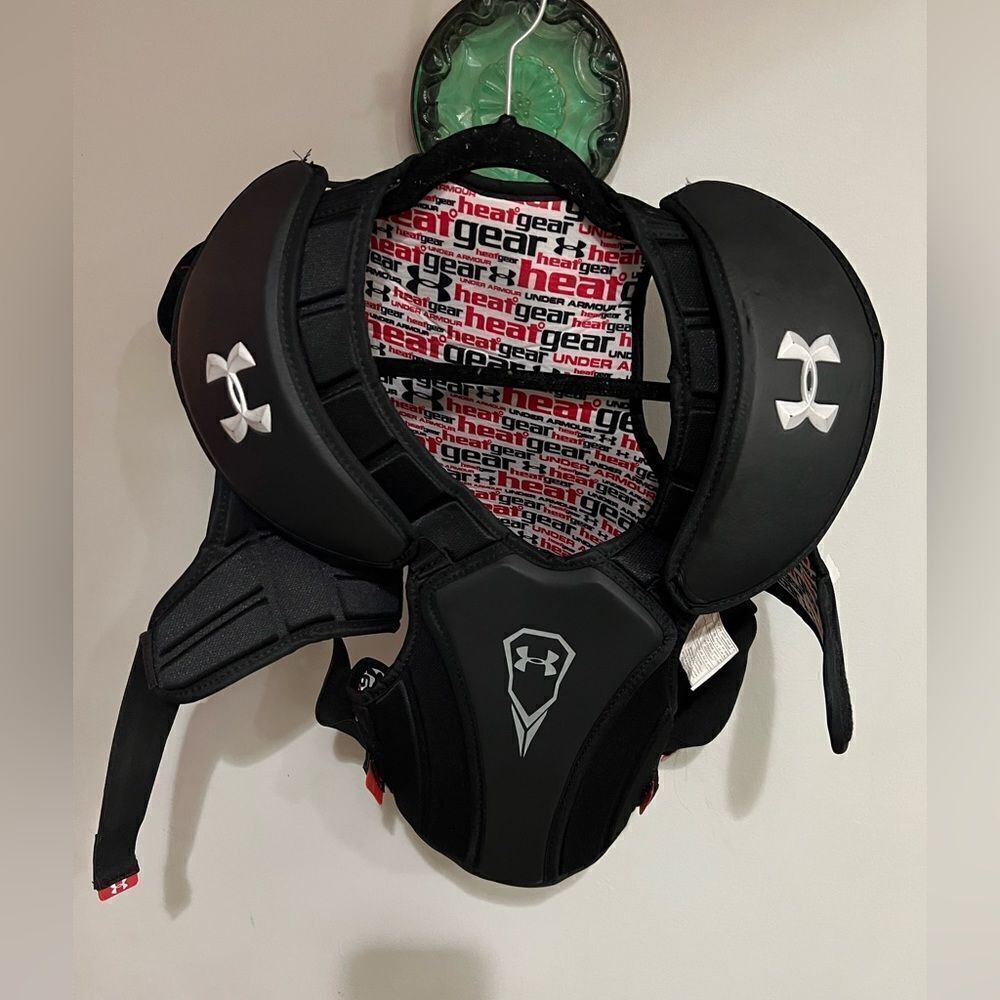 Under Armour YOUTH Shoulder Pads Spectre Black Lacrosse - LARGE